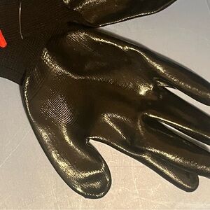 Unisex heavy duty Black Glovesby Volverines BOGO